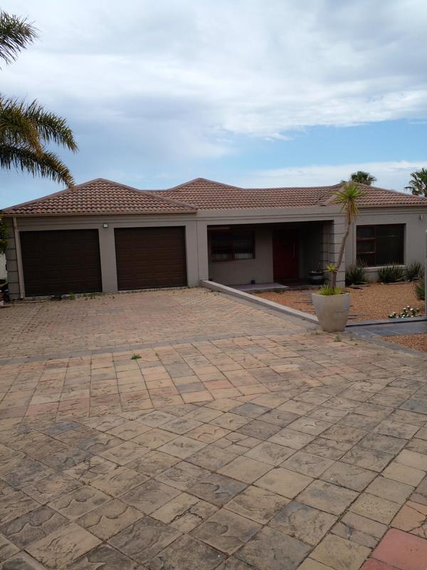 3 Bedroom Property for Sale in Eikenbosch Western Cape